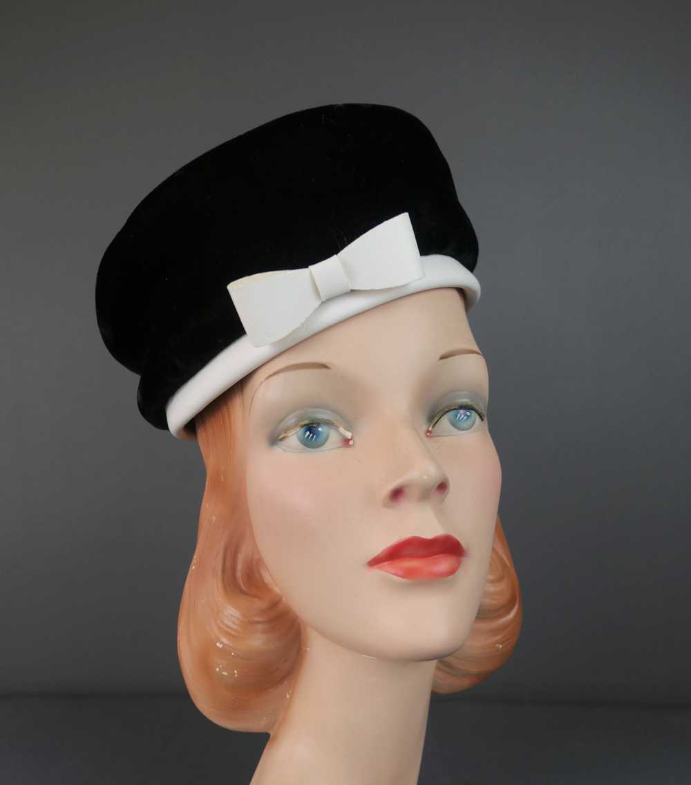 Vintage Black Velvet Hat with White Vinyl Trim & … - image 6