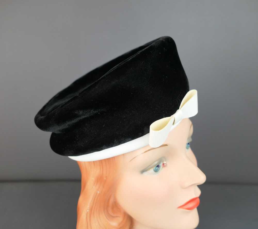 Vintage Black Velvet Hat with White Vinyl Trim & … - image 8