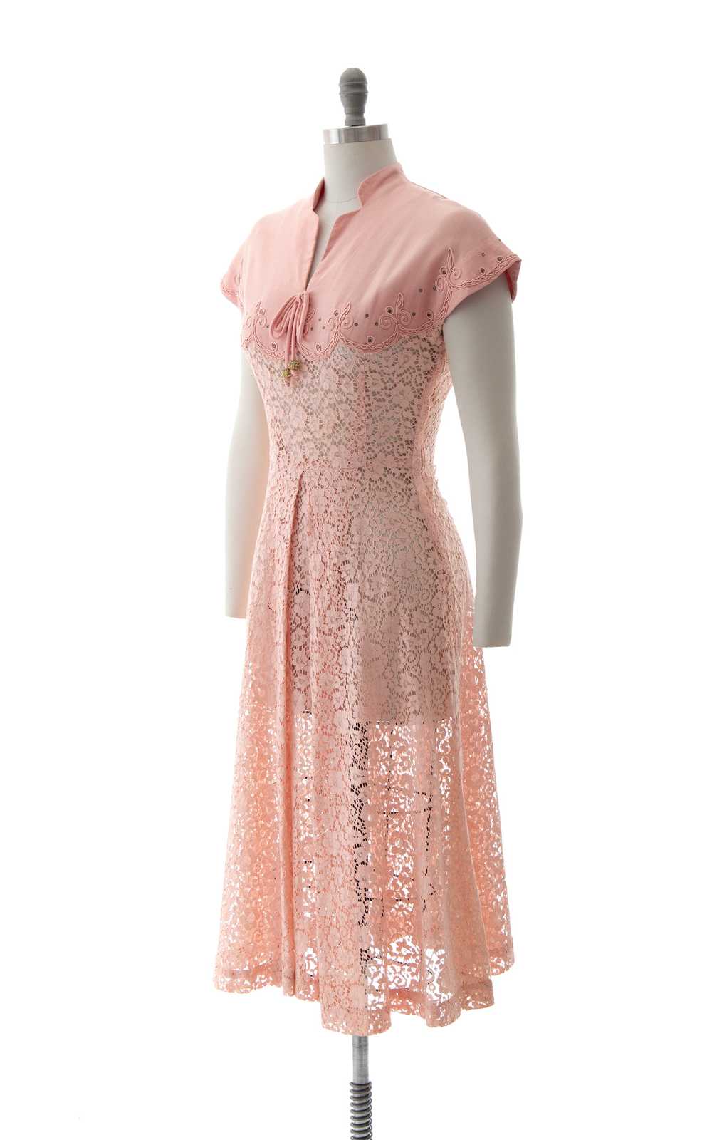 NEW ARRIVAL || 1950s Linen & Lace Dress | small - image 3