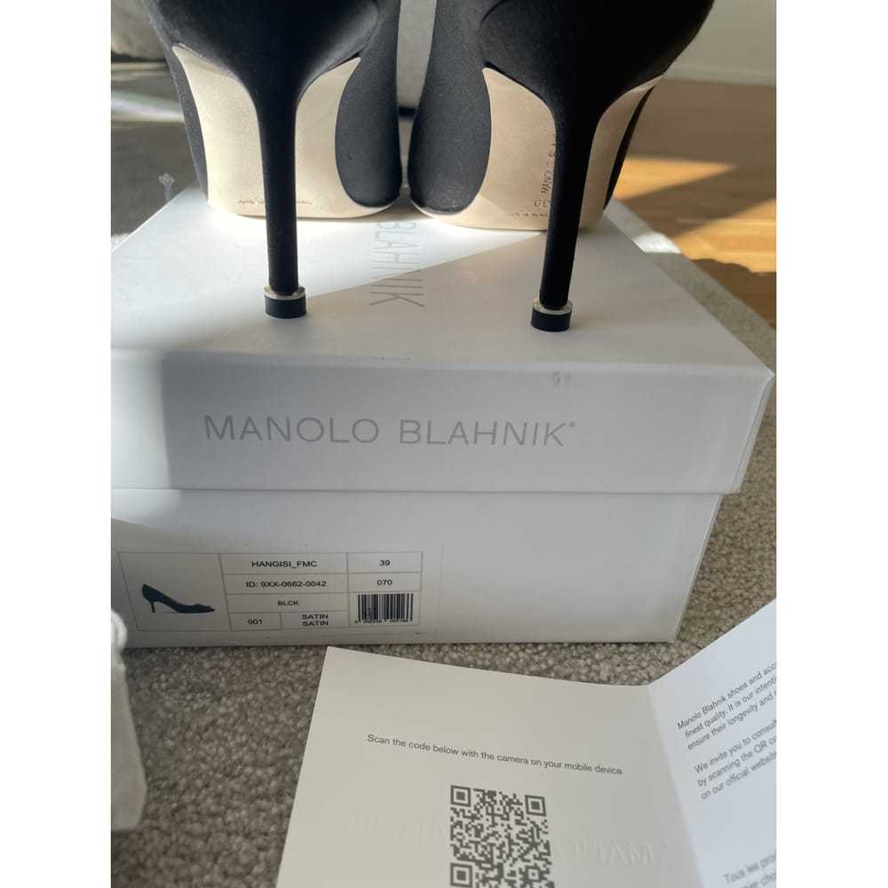 Manolo Blahnik Hangisi velvet heels - image 4