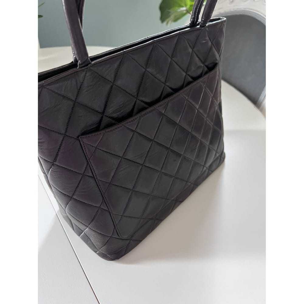 Chanel Médaillon leather handbag - image 4
