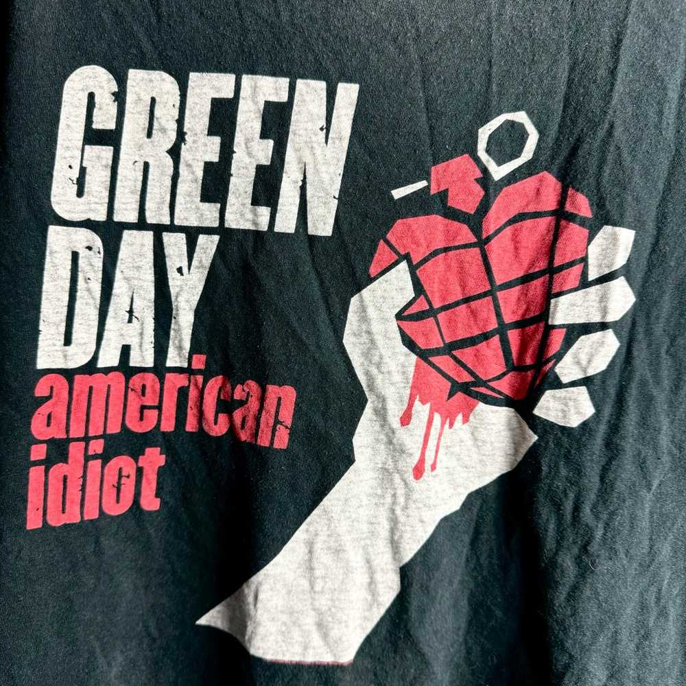 Green Day American Idiot cover shirt small pop pu… - image 1