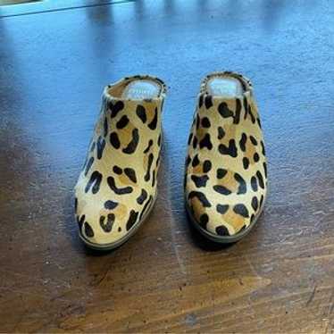 Crown And Ivy Size 7 Leopard Print Slides - image 1