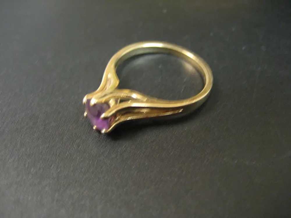 Vintage 14K Yellow Gold Amethyst Solitaire Ring - image 2