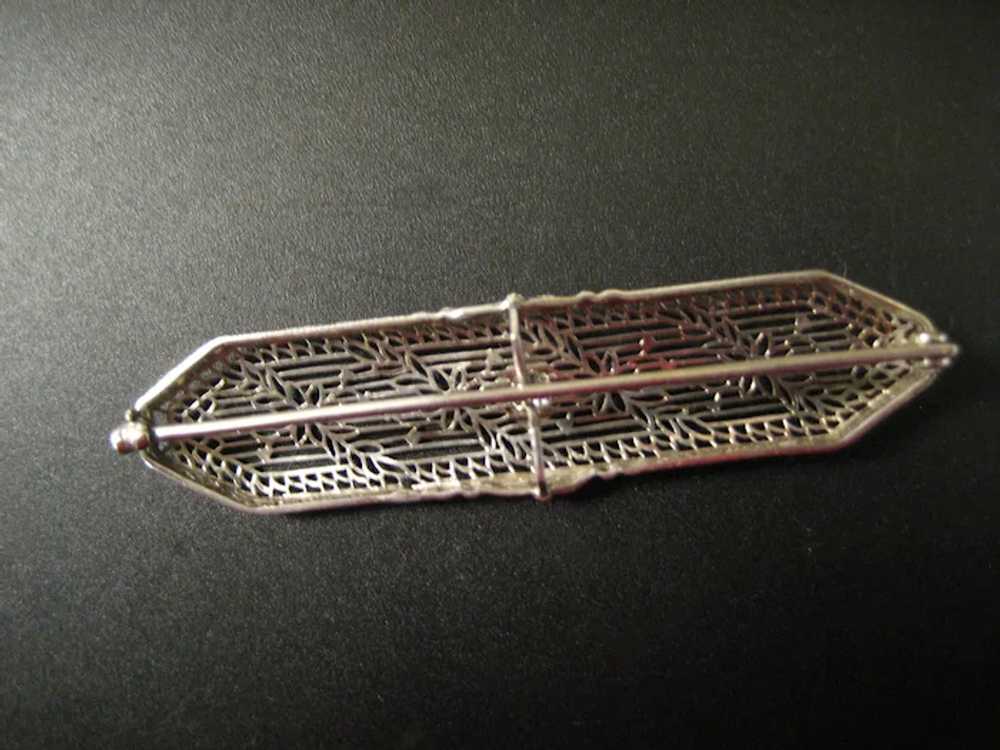 Art Deco 14K White Gold Filigree Brooch - image 3