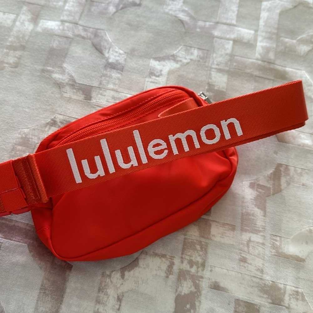 Lululemon everywhere belt bag - image 6