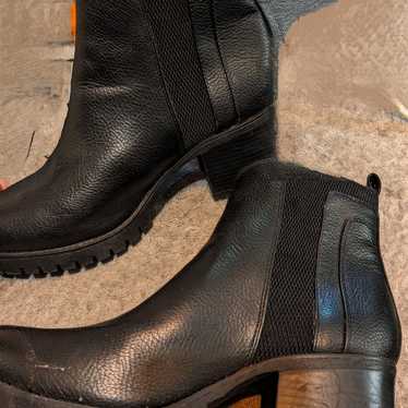 Retro 90s  MIA chunky block heel Chelsea boot siz… - image 1