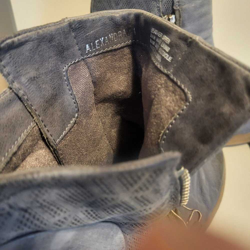 Miz Mooz "Alexandra" Gray Ruched Leather Hidden W… - image 6