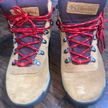Columbia women’s Trail/Hiking Boots