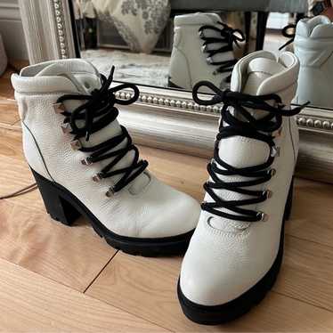 NEW size 6 outlet MARC FISHER fargo waterproof bootie in white