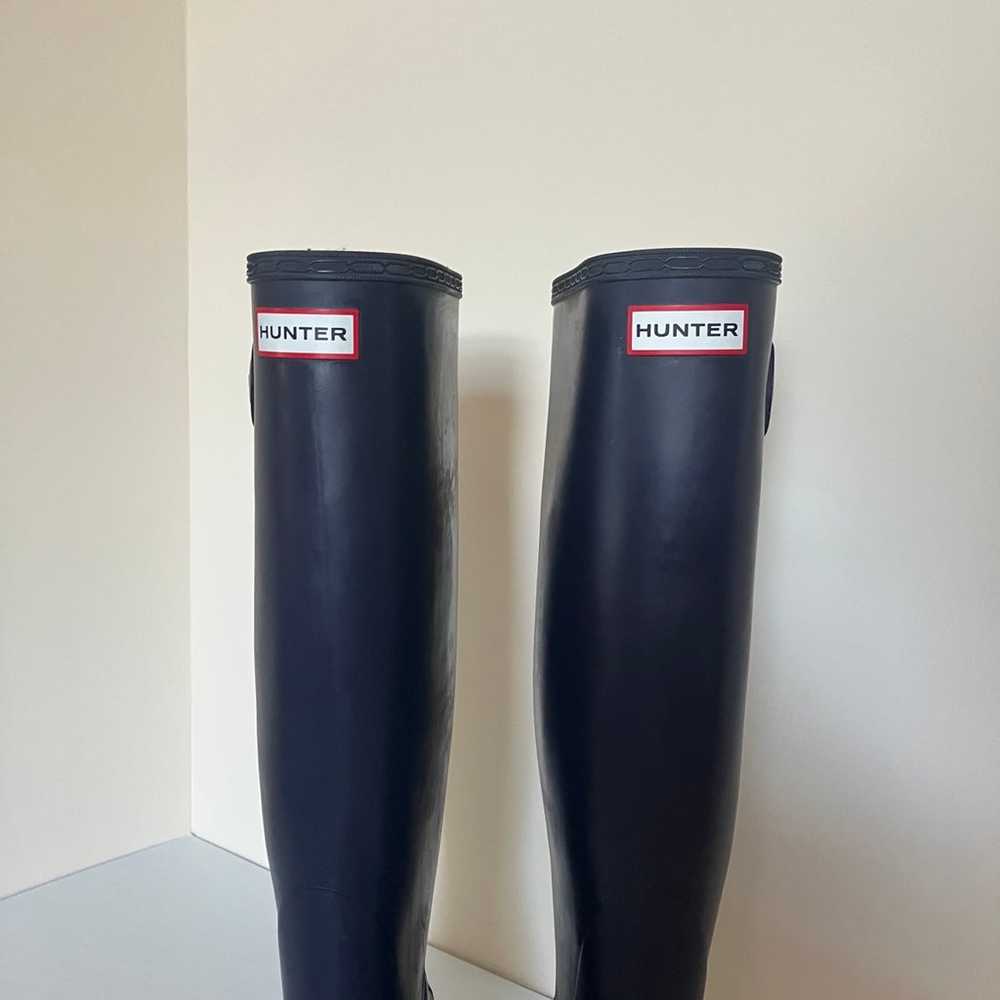 Hunter Navy Blue Original Tall Rain Boot size 7 - image 7