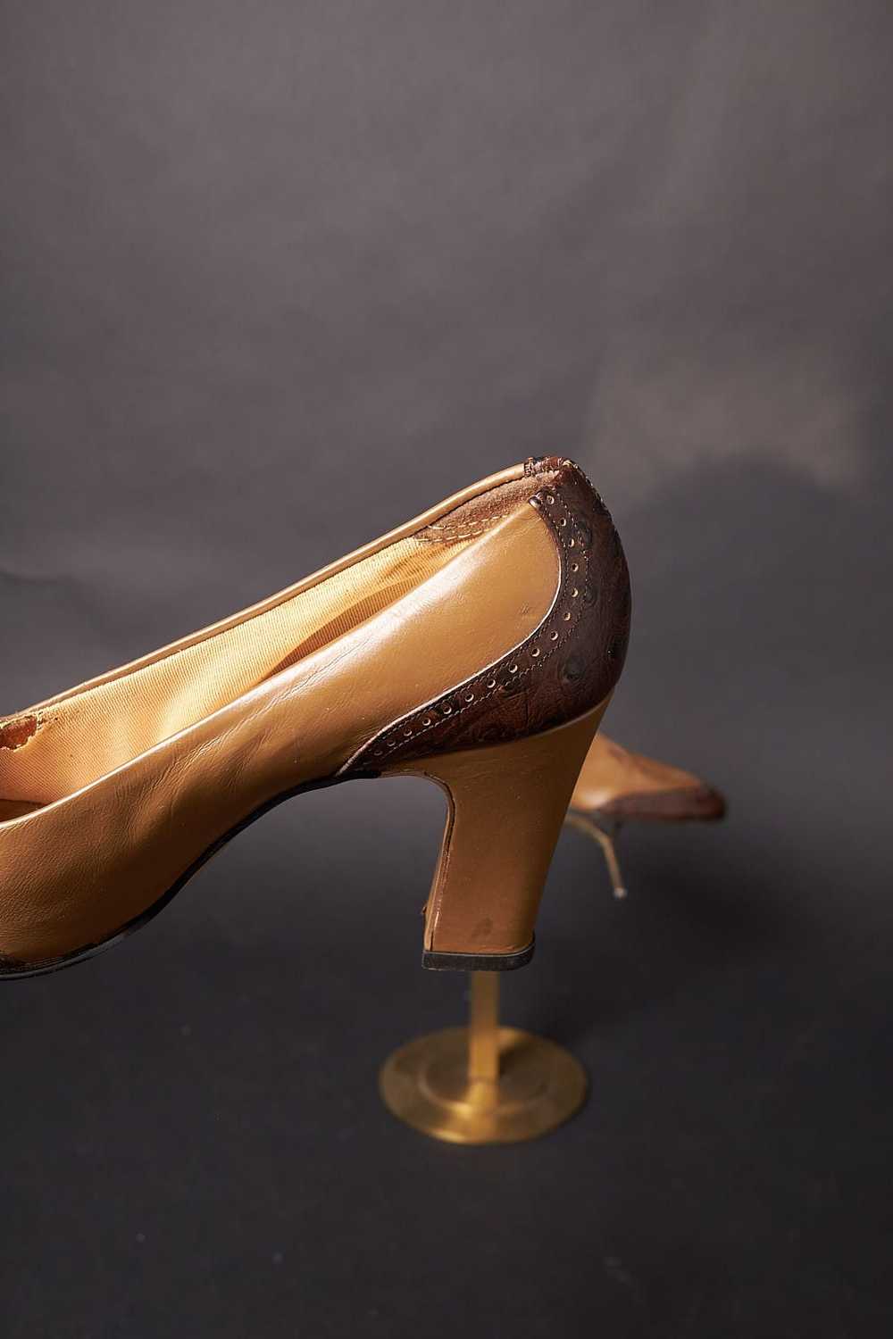 Vintage 1950s Brown Leather Pumps - image 8