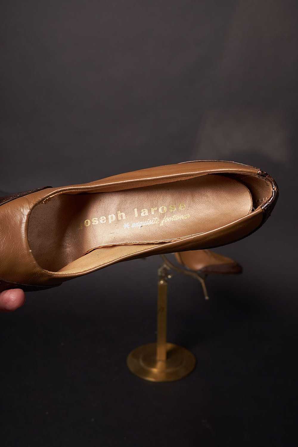 Vintage 1950s Brown Leather Pumps - image 9