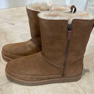 Ugg boots with zipper