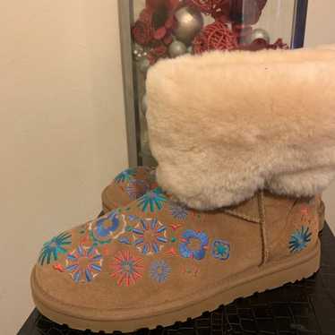 UGG EMBROIDERED BOOTS SIZE 9 - image 1