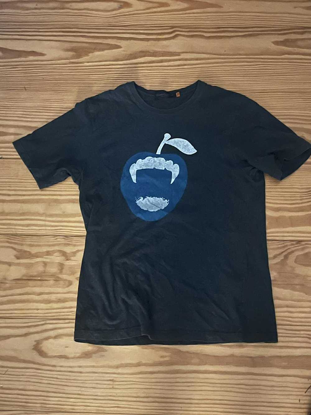 Undercover Undercover apple fang tee - image 1