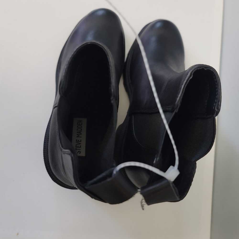 STEVE MADDEN

Women's Roxie Lug-Sole Chelsea Boot… - image 9