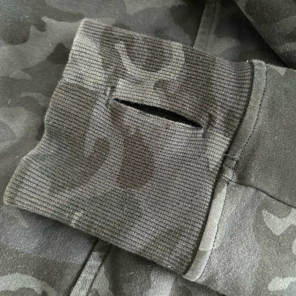 Lululemon Lululemon Sweatful Hoodie Camo Deep Coal - image 6