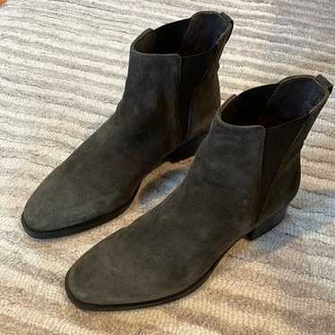 Gabrielle Green Suede Leather Chelsea Boots