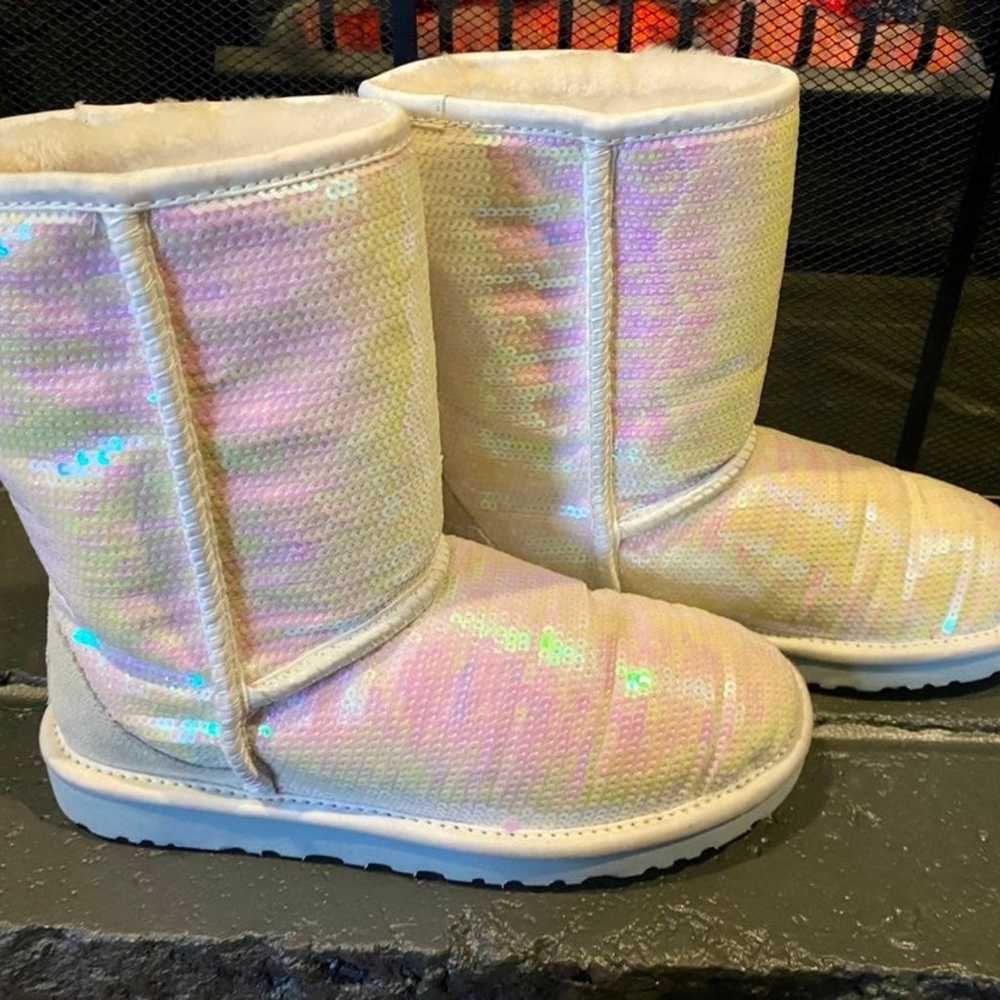 RARE UGGS SPARKLE WHITE PEARLESCENT SEQUINED SIZE… - image 3