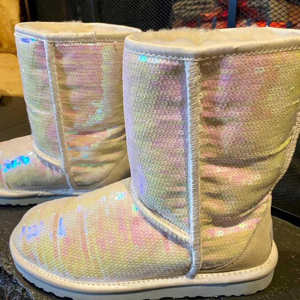 RARE UGGS SPARKLE WHITE PEARLESCENT SEQUINED SIZE… - image 4