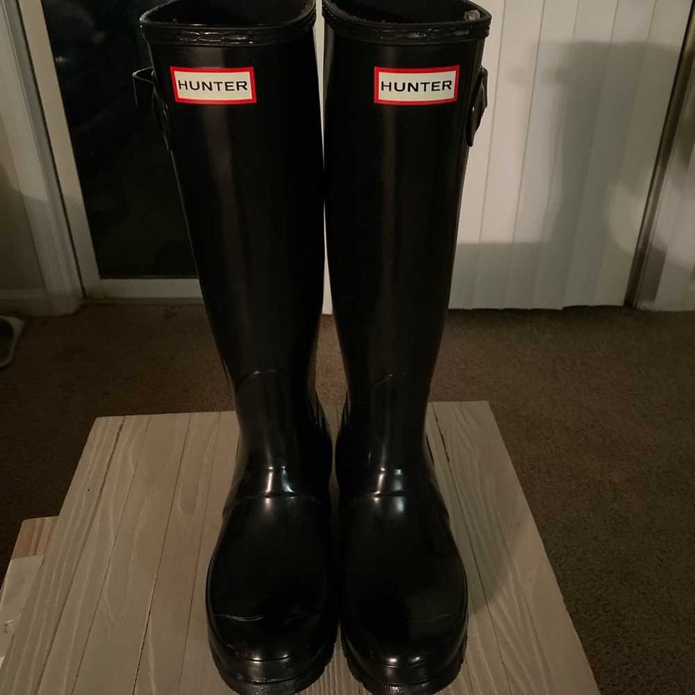 Tall Navy Hunter boots size 7 - image 1