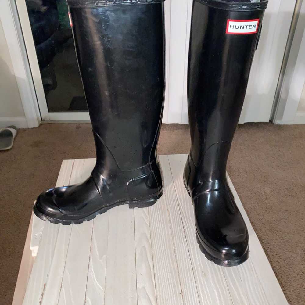 Tall Navy Hunter boots size 7 - image 4