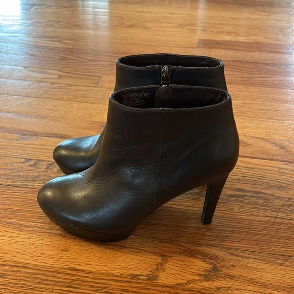 Rockport women’s brown leather platform heel boot… - image 3