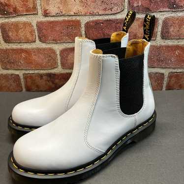 Dr martens 2976 Chelsea boots Wo’s Sz 10 - image 1