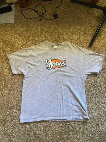 Streetwear × Vintage Y2K “TVJones” Grey Tee Shirt - image 1