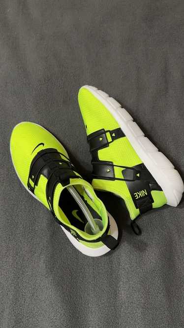 Nike Nike Vortak Air Trainer Volt Yellow Black Whi