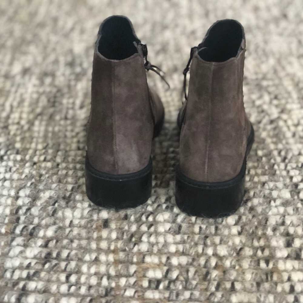 Barely Worn Stuart Weitzman Booties - image 3