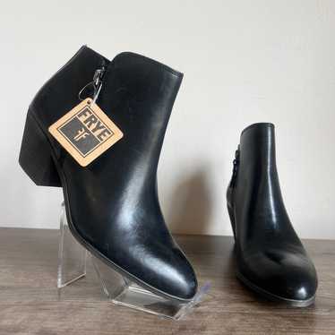 Frye Judith Double Zip Women's Leather Bootie Siz… - image 1
