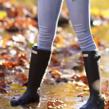 Hunter rain boots size 7 - image 1