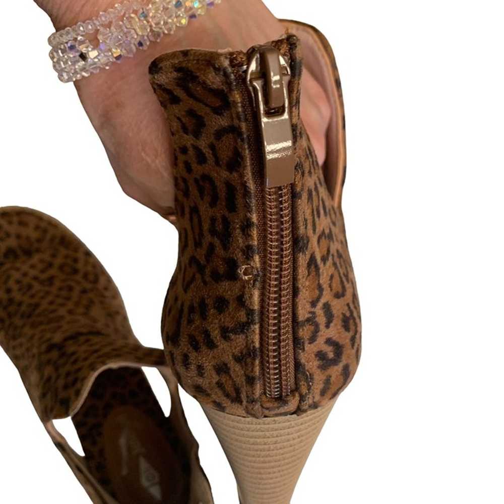 NWOT Jolinell Leopard Print Wedge Sandal Size 8 - image 8