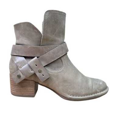 UGG Elora Ankle Boots