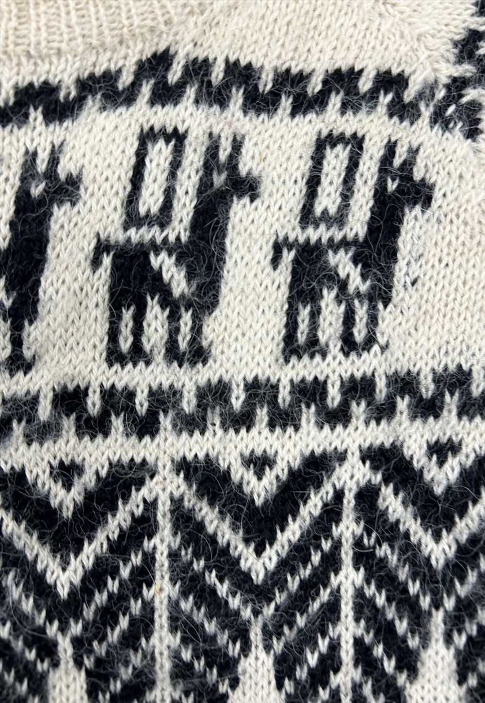 Vintage Knitted Jumper Abstract Llama Patterned K… - image 3