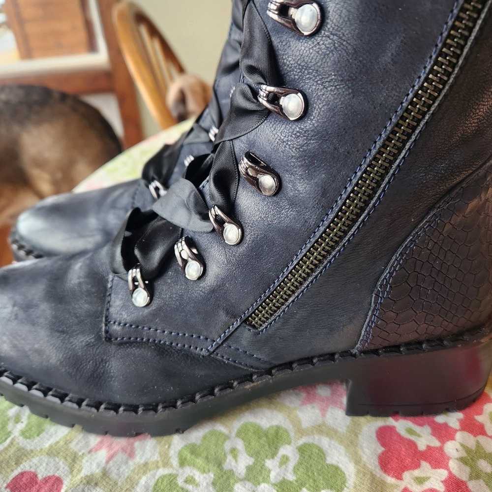 Dark blue boots - image 3