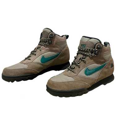 Vintage 1995 Nike ACG Hiking Boots - image 1