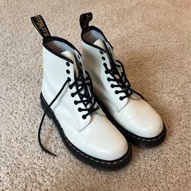 Doc Martens 1460 WOMEN'S PATENT LEATHER LACE UP B… - image 1