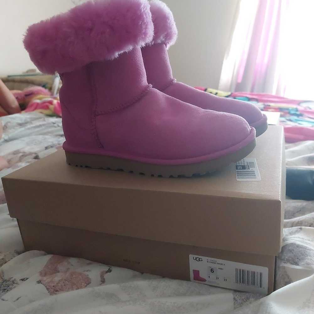 UGG AUSTRALIA - image 12