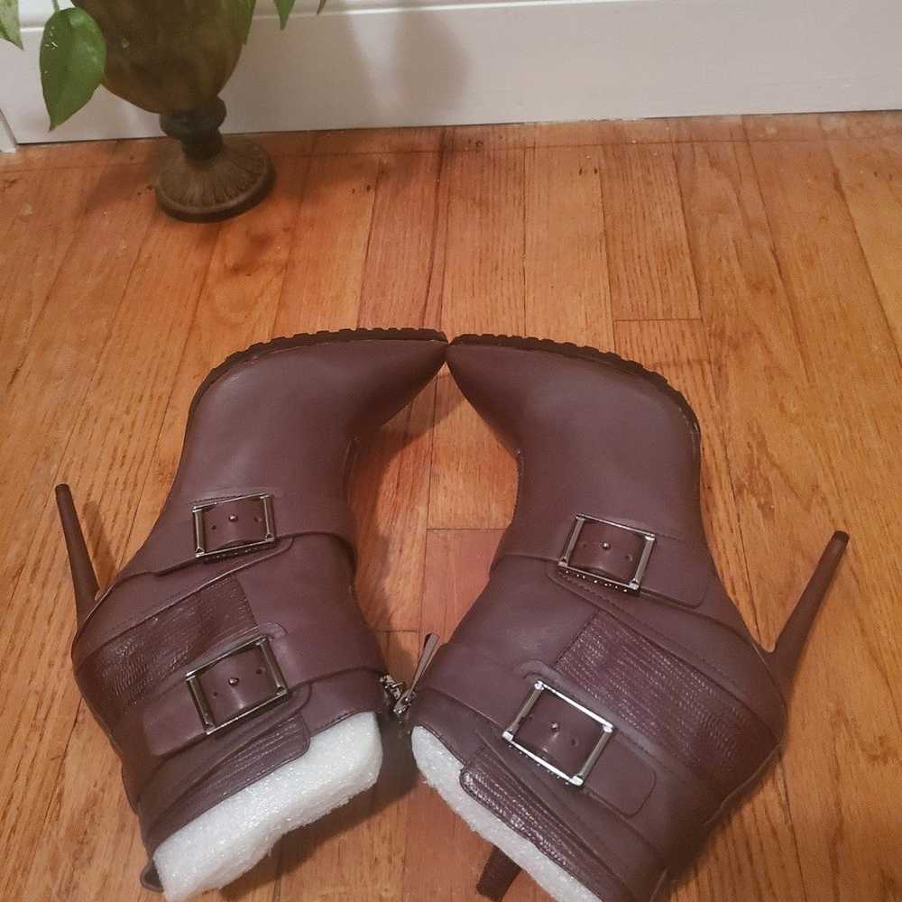 BCBG Maxazaria Burgundy Leather Heel Boots US 9.5… - image 3