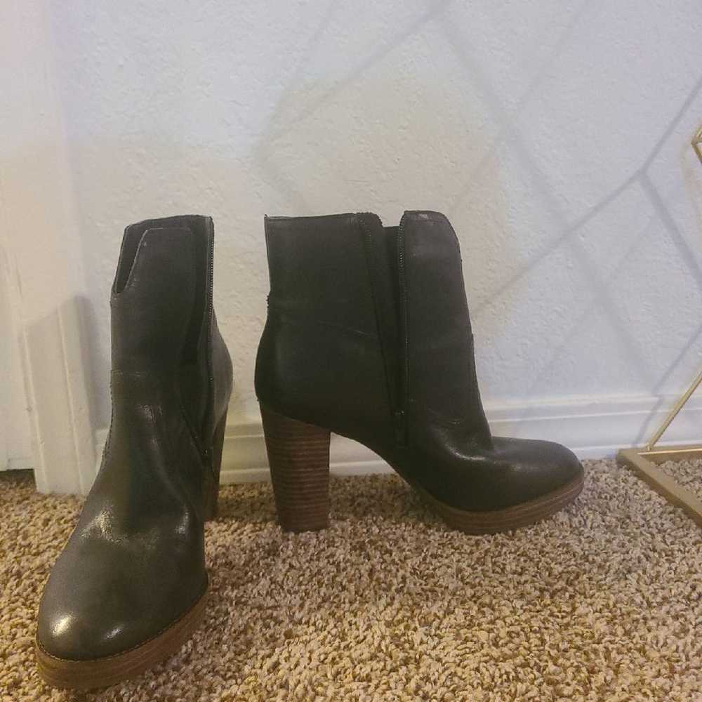 womens boots size 10 - image 1