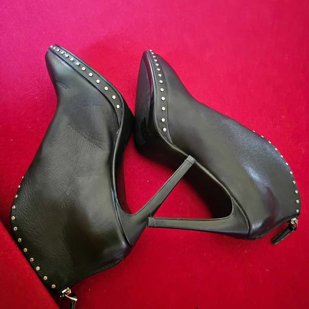 Lola Cruz Knuckled Black Leather Booties Size 40/… - image 12