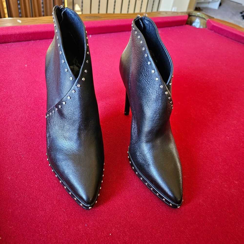 Lola Cruz Knuckled Black Leather Booties Size 40/… - image 4