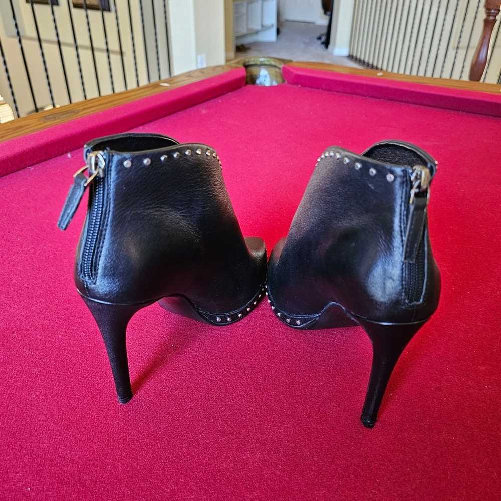 Lola Cruz Knuckled Black Leather Booties Size 40/… - image 7