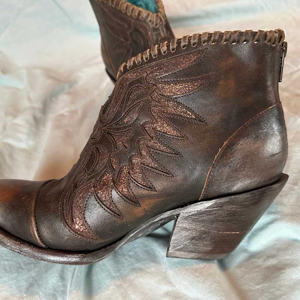 Corral Ankle Boots sz 9 EUC brown copper glitter - image 2