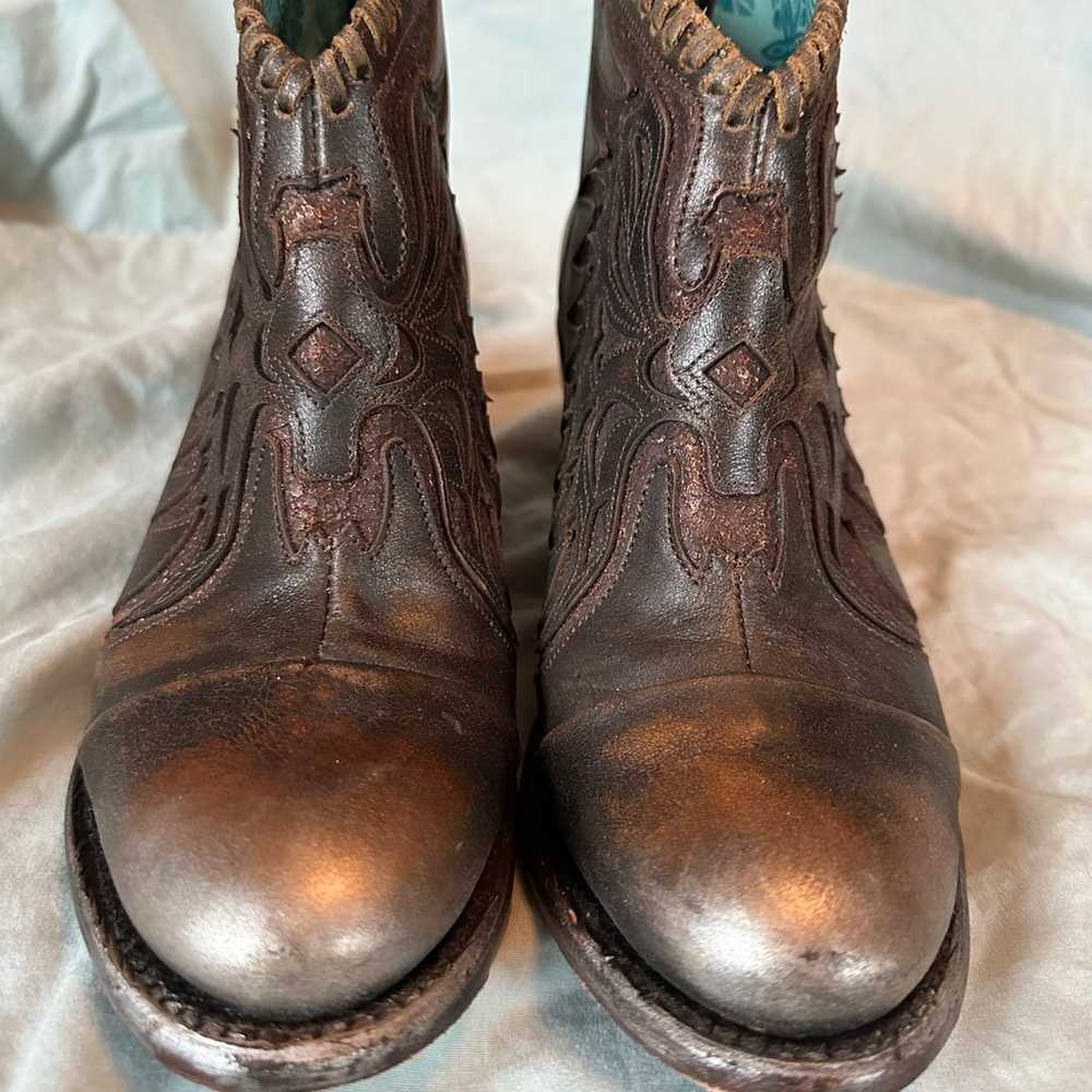 Corral Ankle Boots sz 9 EUC brown copper glitter - image 3