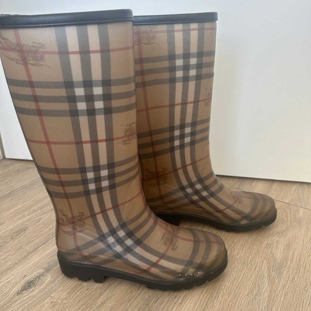 Burberry Women’s Rain Boots size 37 - image 4