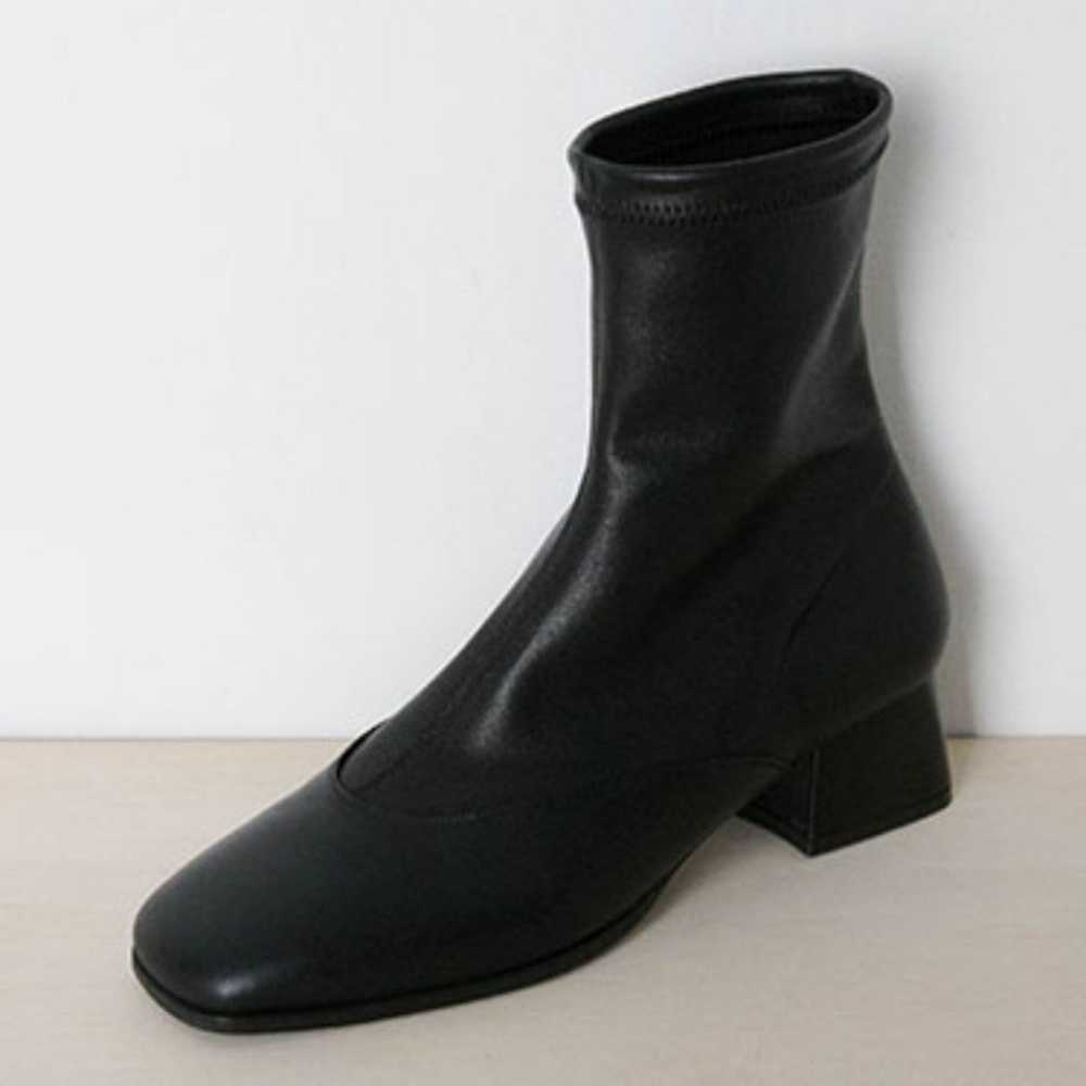 Hyoon debby lamb leather boots - image 3